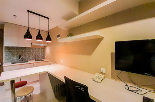 Photo 12 - Modern And Cozy Studio At Student Park Apartment