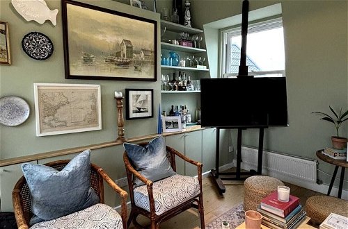 Photo 9 - Charming 3BD Flat by the River Thames - Fulham