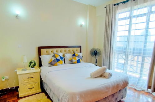 Photo 2 - Lux Suites Westlands Place Apartments