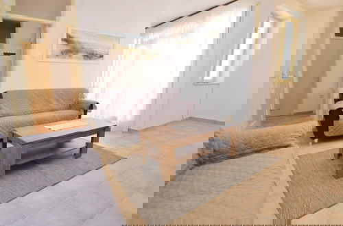 Foto 14 - Airy and Comfortable Apartment With Loggia