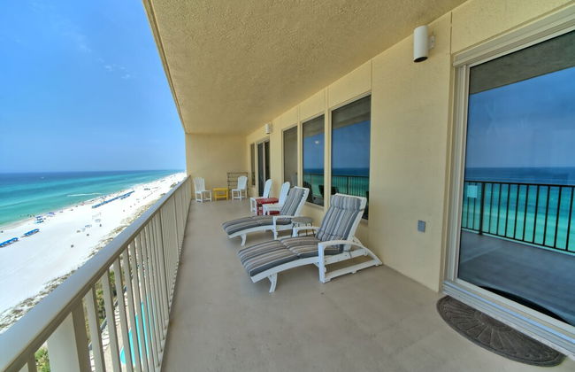 Beautiful Condo with Spacious Balcony to Enjoy Fascinating Ocean View - Unit 1002 by RedAwning - Foto 31