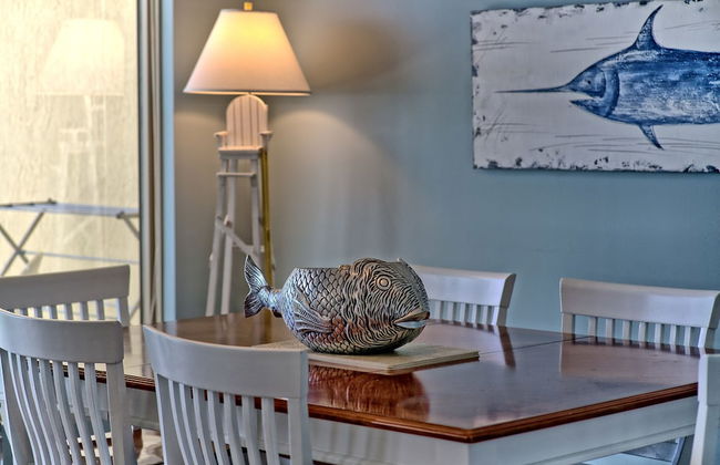 Beautiful Condo with Spacious Balcony to Enjoy Fascinating Ocean View - Unit 1002 by RedAwning - Foto 28