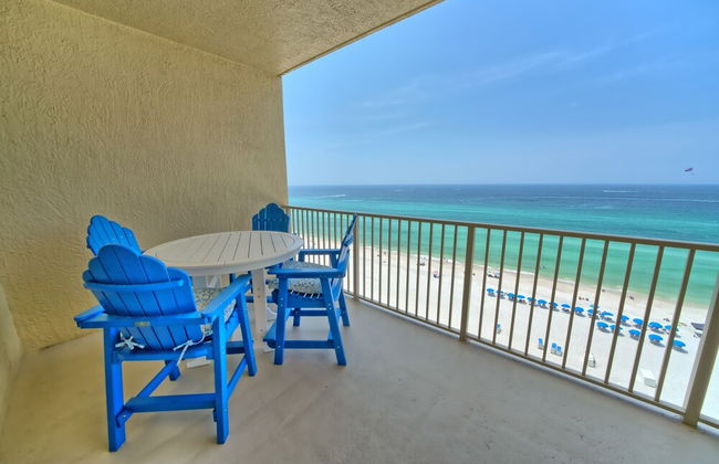 Beautiful Condo with Spacious Balcony to Enjoy Fascinating Ocean View - Unit 1002 by RedAwning - Foto 35