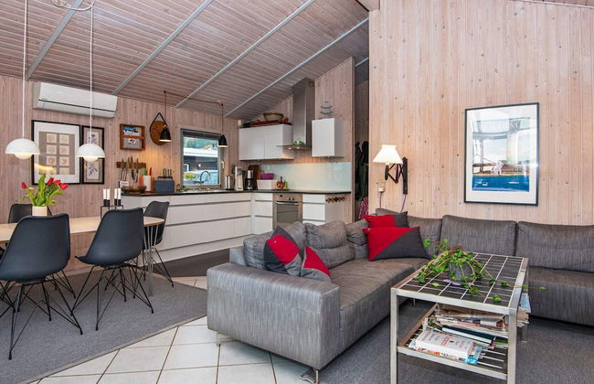 6 Person Holiday Home in Sjolund - Foto 8