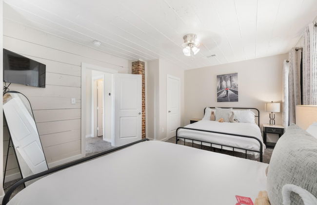 Stockyards- 4min Pet Friendly 3BR Luxe Gem - Foto 44