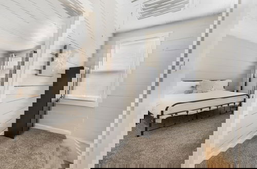 Photo 45 - Stockyards- 4min Pet Friendly 3BR Luxe Gem