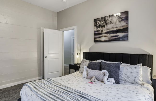 Stockyards- 4min Pet Friendly 3BR Luxe Gem - Foto 75