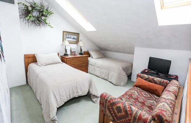 Seven Springs Sunridge 1 BR Loft Deluxe Condo, Ski-In/Out by RedAwning - Foto 3