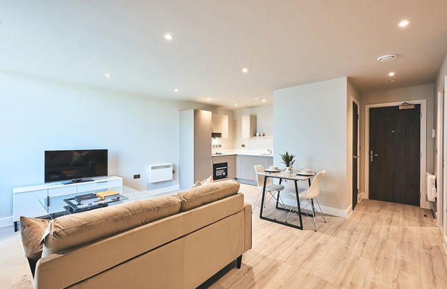 Seven Living Bracknell - Free Parking on Site - Foto 17