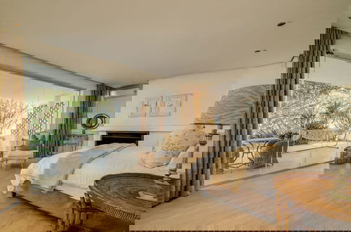Photo 13 - Six Bedroom Holiday Villa on Three Levels w Pool Silvertree