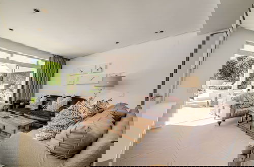 Photo 11 - Six Bedroom Holiday Villa on Three Levels w Pool Silvertree