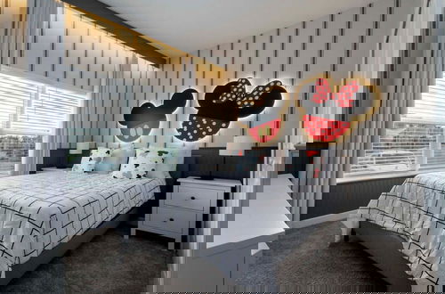 Foto 12 - Luxurious Home w Theme Beds Private Pool