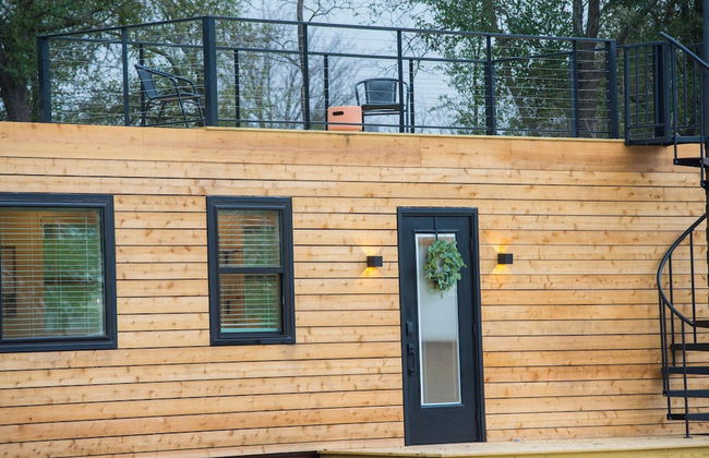 Pecan Grove Container Tiny Home Country Setting 12 min to Baylor Magnolia - Foto 1