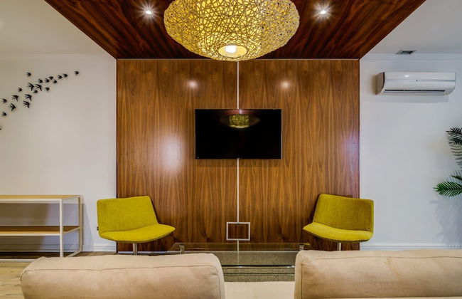 Contemporary Apartment Close to the Radisson Majolica - Foto 36