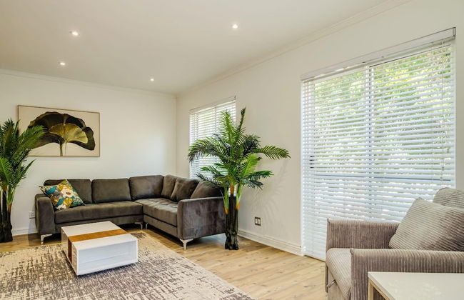 Contemporary Apartment Close to the Radisson Majolica - Foto 38