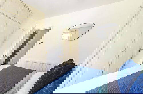 Photo 6 - Stylish Hideaway Flat at Milton Park Highgate