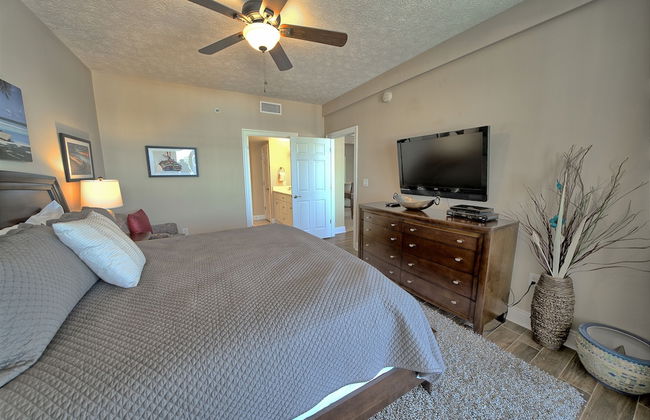 Astonishing Oceanfront Condo with Oversized Balcony to Enjoy Amazing Gulf View - Unit 0204 by RedAwning - Photo 6