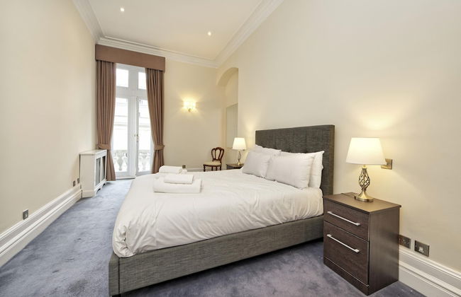 Historic Whitehall Flat in SW1 by Underthedoormat - Foto 6