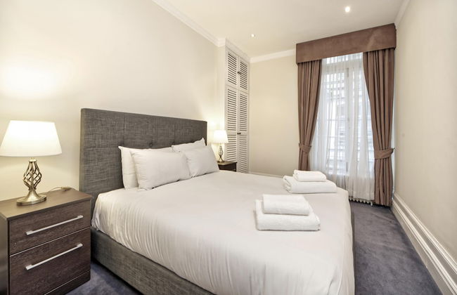 Historic Whitehall Flat in SW1 by Underthedoormat - Foto 7