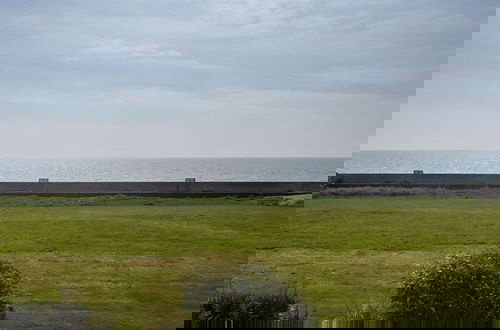 Foto 42 - Bright Modern Selsey Seafront Home