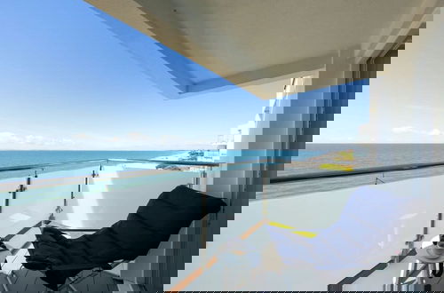 Photo 49 - Beachfront Apartment With Panoramic Sea Views