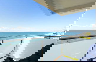 Photo 2 - Beachfront Apartment With Panoramic Sea Views