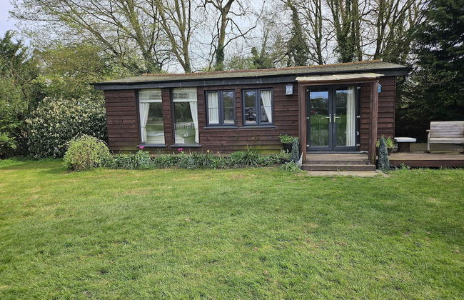 Remarkable 1-bed Cabin in Dunmow - Foto 1