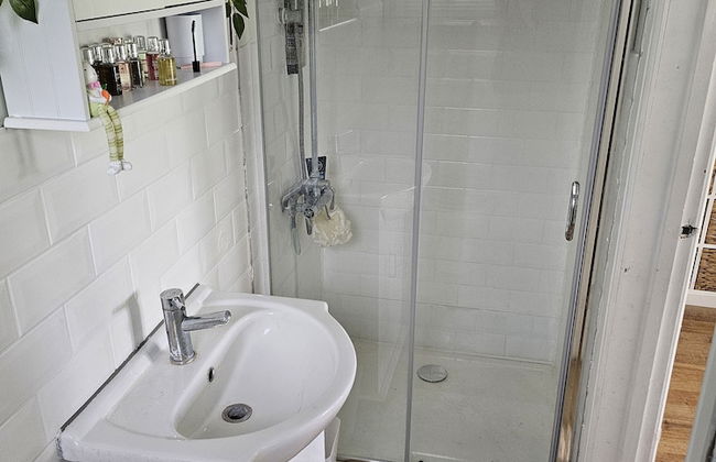 Remarkable 1-bed Cabin in Dunmow - Foto 6