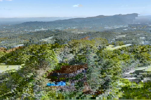 Photo 12 - Asher by Avantstay Mountain Escape + Pool/spa