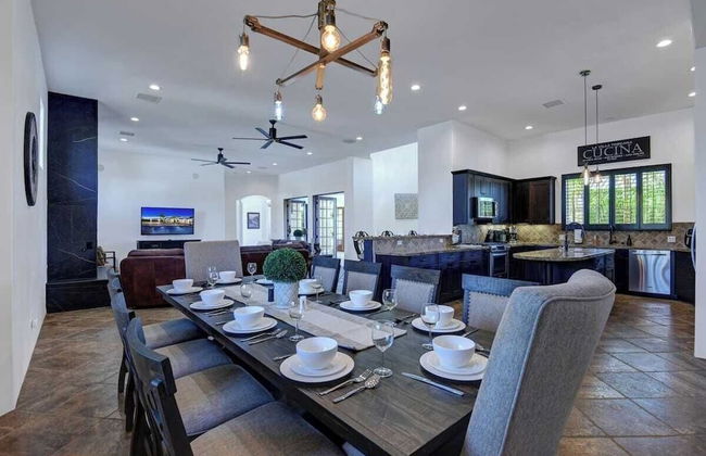 Villa Toscana by Avantstay Palatial Villa With Spa, Pool, Theater & Game Room! Permit#4769 - Foto 14