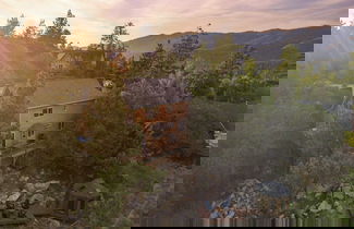 Foto 3 - Tanglewood by Avantstay 10mins to Bear Mountain, Contemporary Hillside Cabin