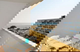 Foto 1 - Modern Studio Apartment With Seaview Balcony