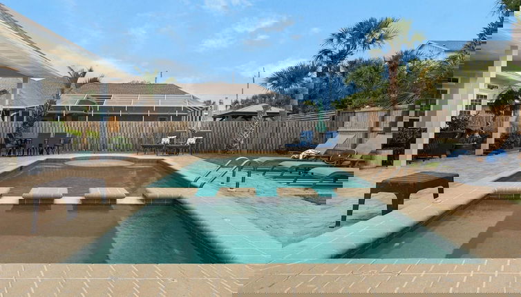 Foto 1 - Private Pool + Golf Cart & Dog Friendly, Minutes to Beach in Miramar Bch
