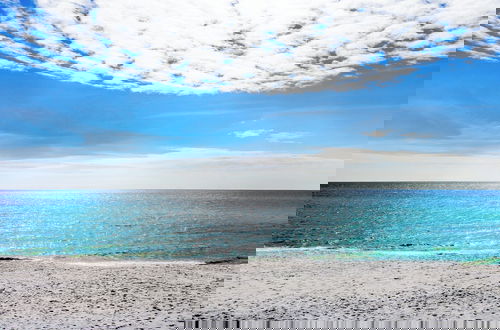 Foto 41 - Stunning 4 Bd/4.5 BA - Free Wifi - Easy Walk to Beach