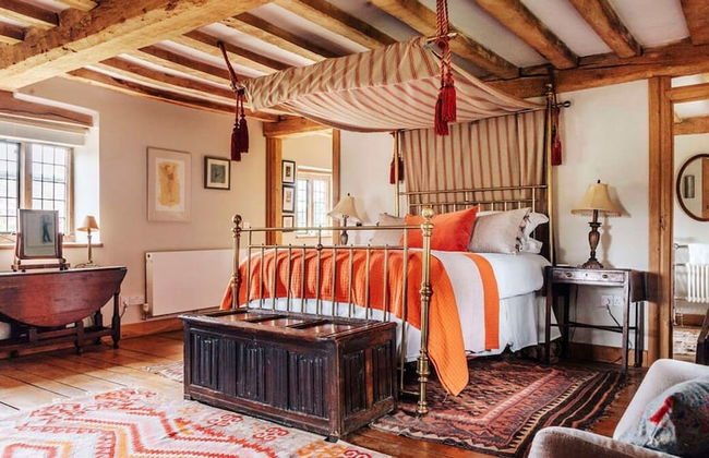 Lavish Tudor Estate Gardens - Sleeps 25 - Foto 25