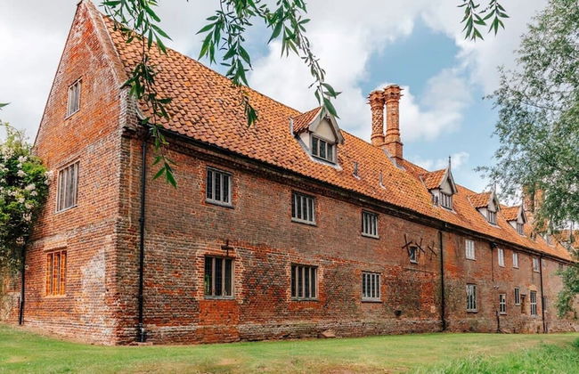 Lavish Tudor Estate Gardens - Sleeps 25 - Foto 62