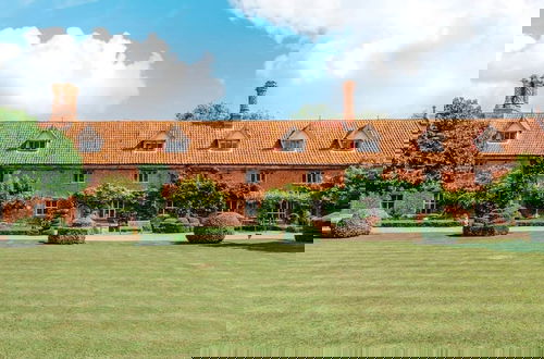 Foto 53 - Lavish Tudor Hall Gardens - Sleeps 14