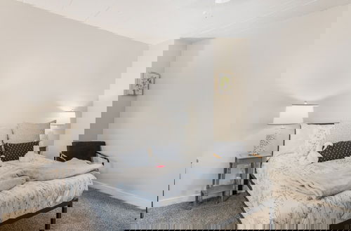 Foto 44 - Luxury Family Friendly Home 6 Queen Beds