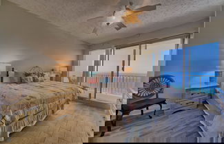 Foto 3 - Marvelous Condo with Beachside Pool and Free Poolside WiFi - Unit 0902 by RedAwning