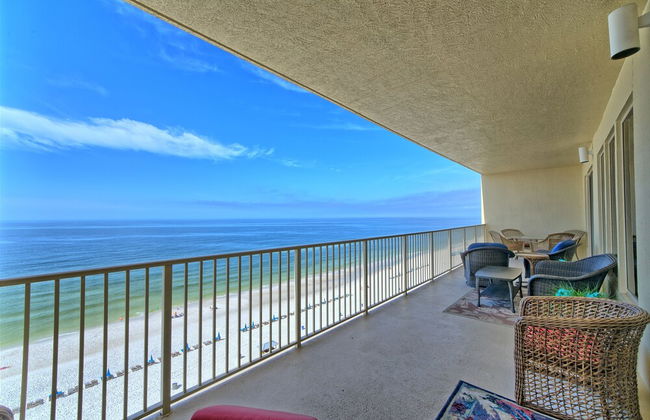 Marvelous Condo with Beachside Pool and Free Poolside WiFi - Unit 0902 by RedAwning - Foto 32