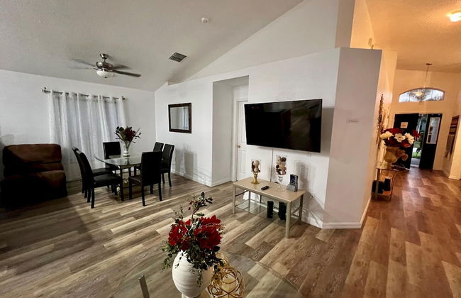 Grand Luxury 4BD Pool Home Disney Universal - Foto 15