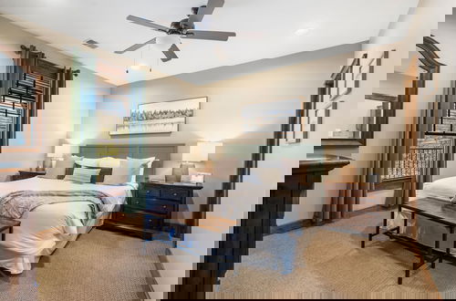 Foto 4 - Penthouse 7 on Taneycomo - Chic Waterfront Condo!