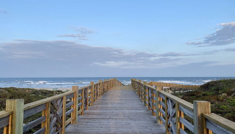 Photo 1 - Lively Beach