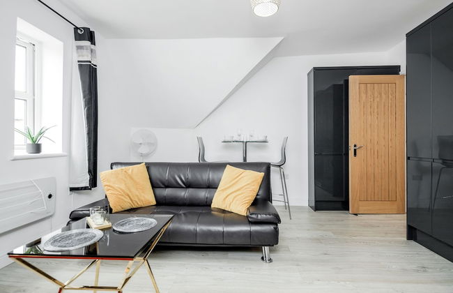 Comfortable 2BR Apartment in Bedford - Photo 7