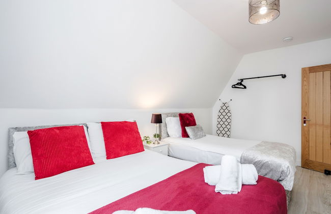 Comfortable 2BR Apartment in Bedford - Photo 4