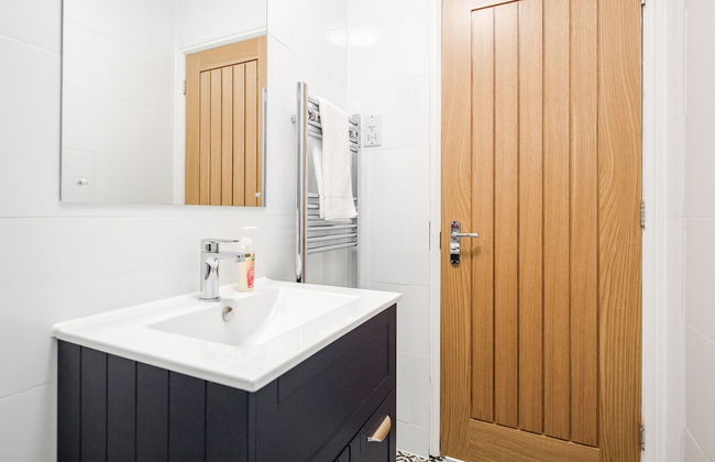 Comfortable 2BR Apartment in Bedford - Photo 9