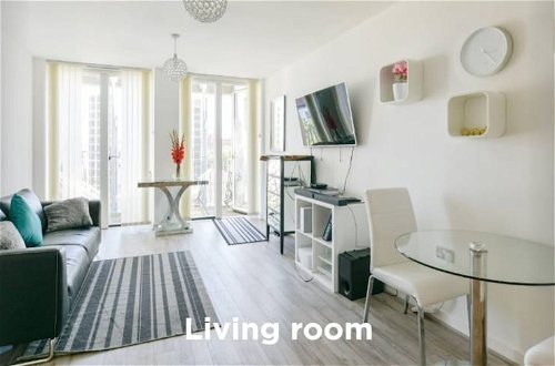 Photo 7 - Lux 1-bed Apt. With Balcony