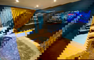 Photo 5 - Sky City Apartments