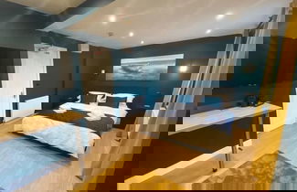 Photo 6 - Sky City Apartments