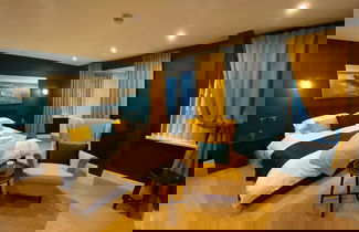 Photo 8 - Sky City Apartments